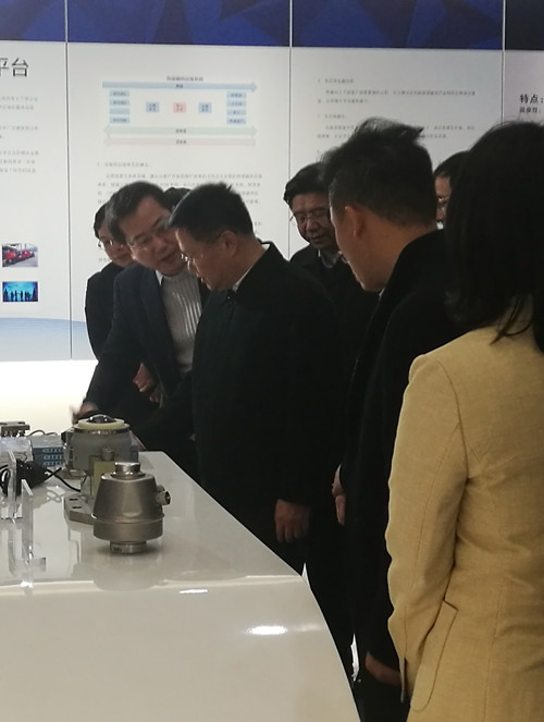 省委副书记、市委书记郑栅洁莅临爱体育电子首页传感调研