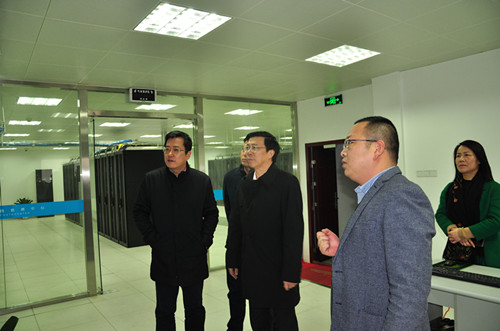 宁波市科技局局长黄志明一行莅临爱体育电子首页调研