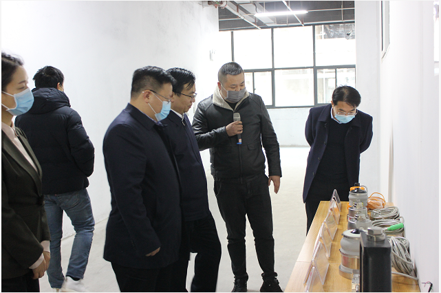 河南省工信厅厅长一行莅临郑州爱体育电子首页调研考察